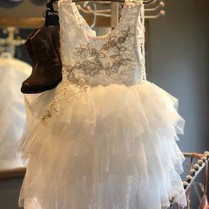 White flower girl formal dress 6-12 M | NEVER WORN